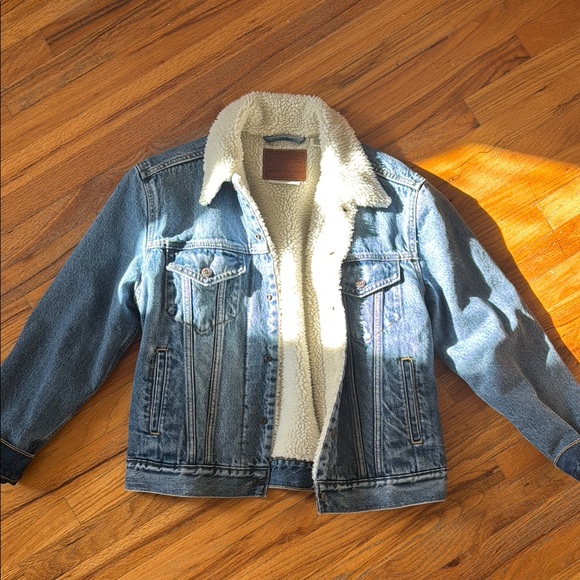 Levi's Jackets & Blazers - Levi's Sherpa Jacket
